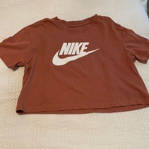 Crop Nike workout tee